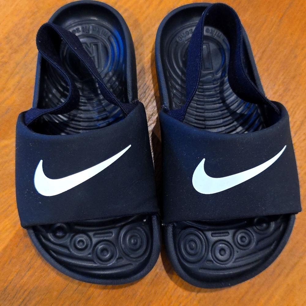 Nike Baby Slides Black In Size 8C Very Good Condition